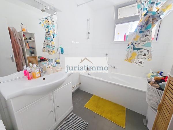 Bagnols-sur-Cèze (30200) À vendre : Appartement spacieux avec vue dégagée – Bagnols-sur-Cèze