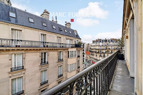 Paris XVI Trocadero Mexico – appartement rénové 3 chambres au 5ème étage balcon