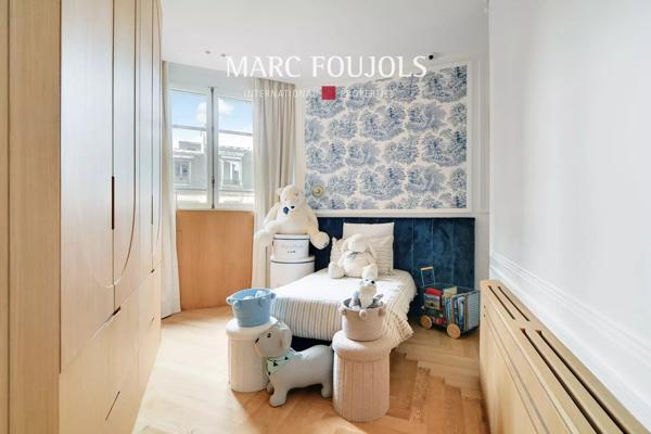 Paris XVI Trocadero Mexico – appartement rénové 3 chambres au 5ème étage balcon