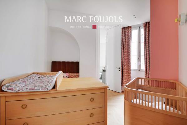 Paris XVI Trocadero Mexico – appartement rénové 3 chambres au 5ème étage balcon