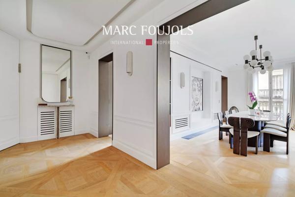 Paris XVI Trocadero Mexico – appartement rénové 3 chambres au 5ème étage balcon