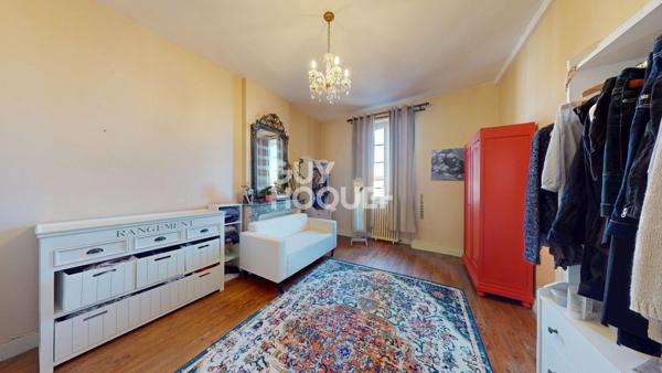 Magnifique maison de maître 353 m² avec dépendances, jardin et 1,6 ha de bois