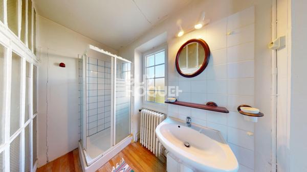 Magnifique maison de maître 353 m² avec dépendances, jardin et 1,6 ha de bois