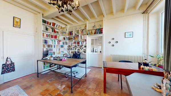 Magnifique maison de maître 353 m² avec dépendances, jardin et 1,6 ha de bois