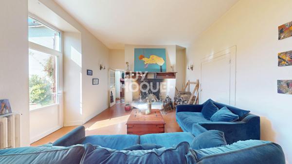 Magnifique maison de maître 353 m² avec dépendances, jardin et 1,6 ha de bois