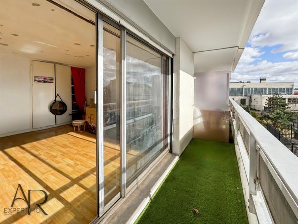 Courbevoie (92400) STUDIO PLEIN SUD - MAIRIE DE COURBEVOIE