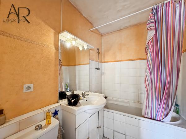 Courbevoie (92400) STUDIO PLEIN SUD - MAIRIE DE COURBEVOIE