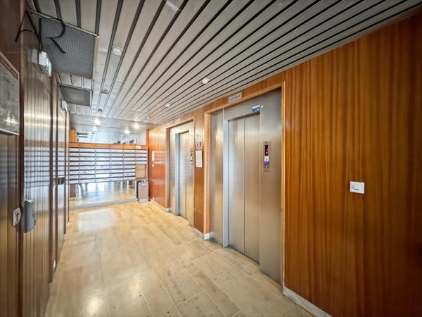 Courbevoie (92400) STUDIO PLEIN SUD - MAIRIE DE COURBEVOIE