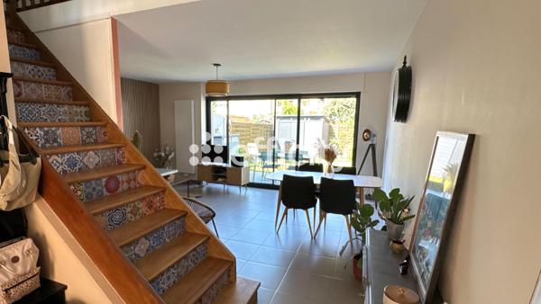Maison
         5 pièces
        - 96 m² Exclusivité 304 500 € *