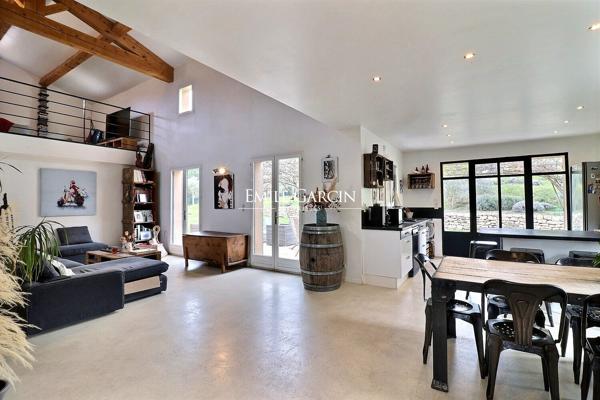 A vendre - Une belle propriété à vendre au coeur de la nature - SUD LUBERON