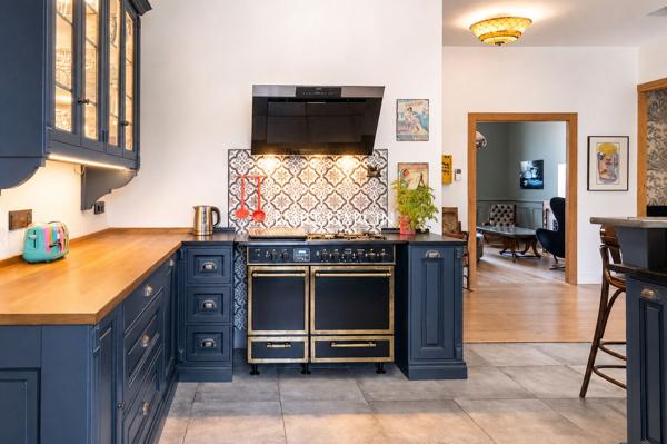 A vendre - Avignon intra-muros - Appartement en duplex avec véranda - Parking