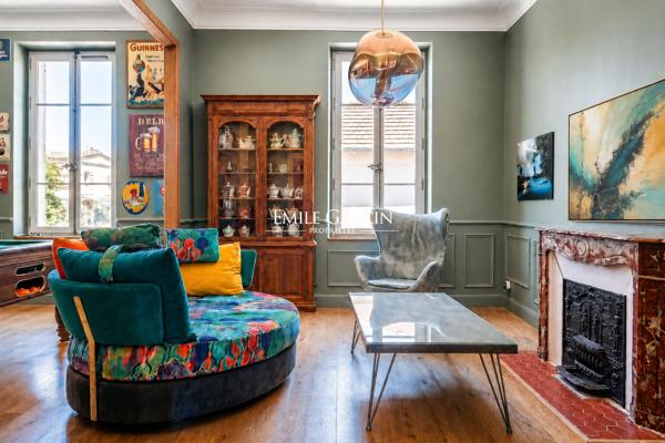 A vendre - Avignon intra-muros - Appartement en duplex avec véranda - Parking