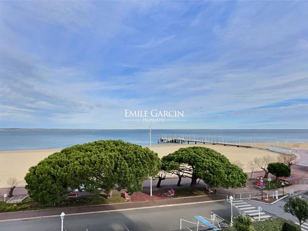À vendre - Arcachon - Appartement vue bassin avec terrasse circulaire
