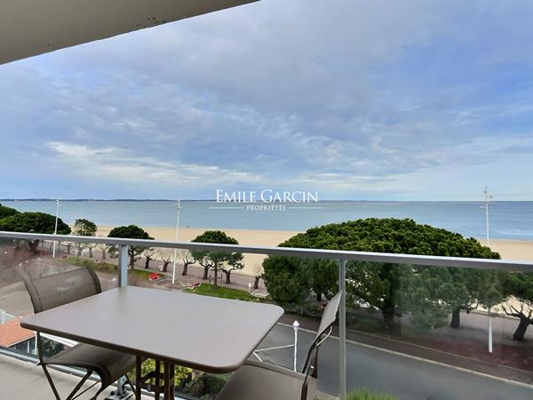 À vendre - Arcachon - Appartement vue bassin avec terrasse circulaire