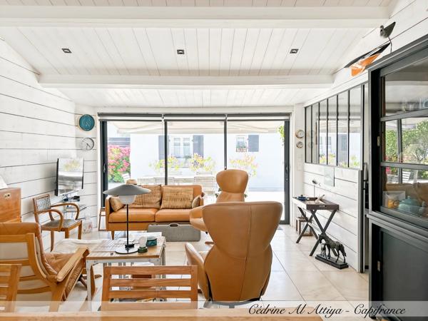 Villa à vendre de 138m2 à Sainte-Marie-de-Ré, 5 pièces, piscine, stationnements