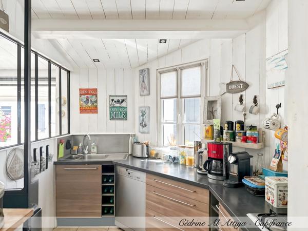Villa à vendre de 138m2 à Sainte-Marie-de-Ré, 5 pièces, piscine, stationnements