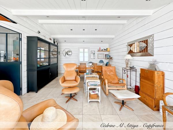 Villa à vendre de 138m2 à Sainte-Marie-de-Ré, 5 pièces, piscine, stationnements