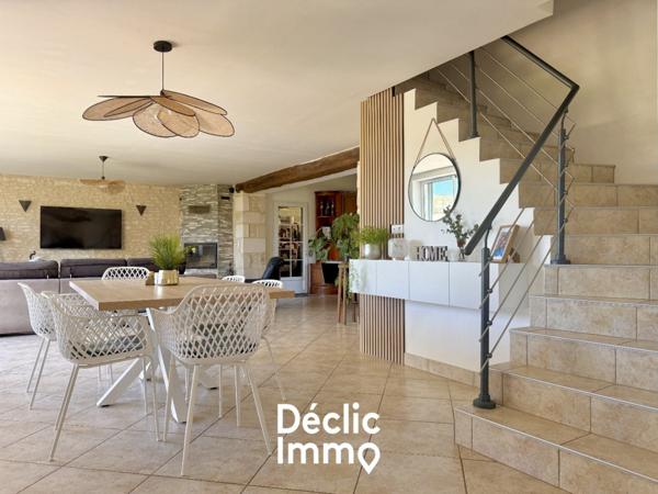 Vente longere Vouille, 306m² 8 pièces 520 000€ avec garage