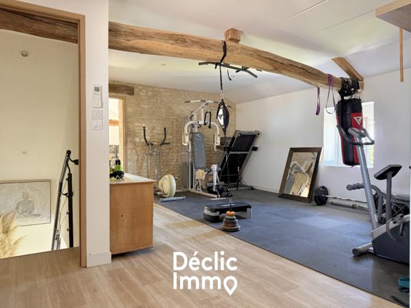 Vente longere Vouille, 306m² 8 pièces 520 000€ avec garage
