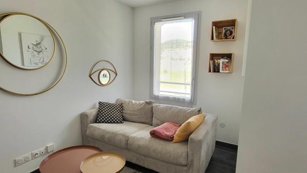 Appartement à louer    2 pièces • 40 m2 Cadenet