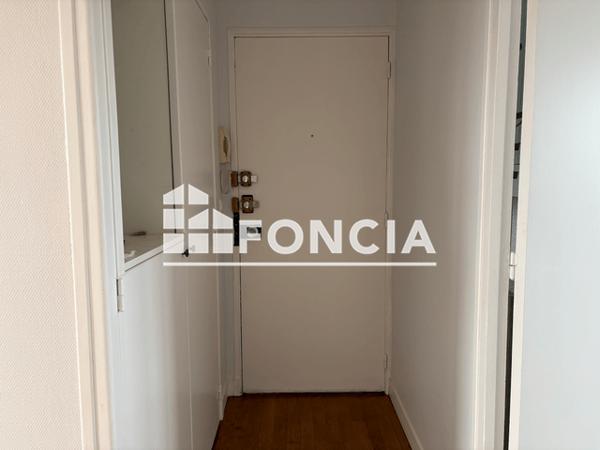 Location Appartement 4 pièces 72.7 m² - 68 AVENUE WILSON Gien 45500