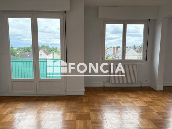 Location Appartement 4 pièces 72.7 m² - 68 AVENUE WILSON Gien 45500