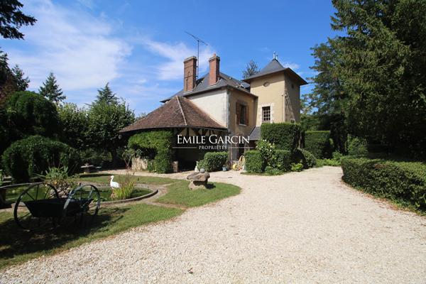 A vendre- Ferrière en Gatinais-Loiret 45 -Manoir et dépendance 1ha ile privative