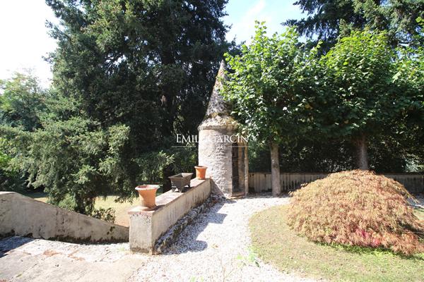 A vendre- Ferrière en Gatinais-Loiret 45 -Manoir et dépendance 1ha ile privative