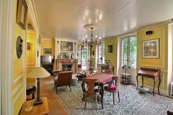 A vendre- Ferrière en Gatinais-Loiret 45 -Manoir et dépendance 1ha ile privative