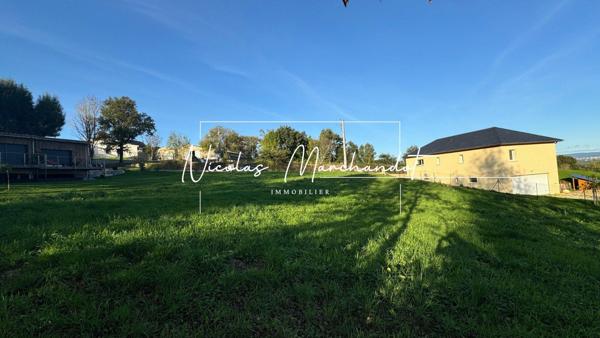 Moyrazès- Terrain constructible borné et viabilisé