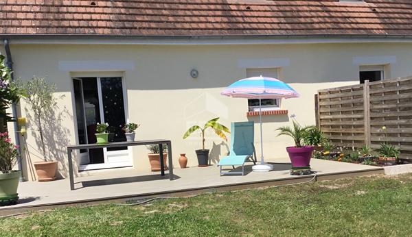 MAISON T4 A LOUER EN COURTE DUREE - BLOIS - SECTEUR CALME ET RECHERCHE, GRAND SEJOUR, 3 CHBS, GARAGE.