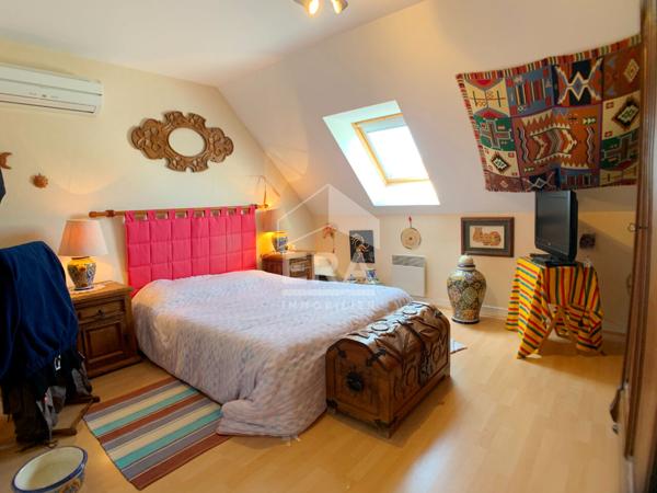 MAISON T4 A LOUER EN COURTE DUREE - BLOIS - SECTEUR CALME ET RECHERCHE, GRAND SEJOUR, 3 CHBS, GARAGE.