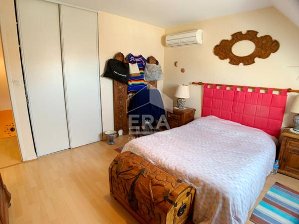 MAISON T4 A LOUER EN COURTE DUREE - BLOIS - SECTEUR CALME ET RECHERCHE, GRAND SEJOUR, 3 CHBS, GARAGE.