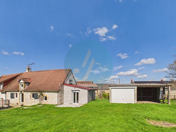 Saint-Benin-d'Azy (58270) Maison en pierre rénovée entièrement, 3 chambres, garage et cave sur jardin clos