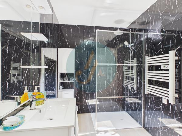 Saint-Benin-d'Azy (58270) Maison en pierre rénovée entièrement, 3 chambres, garage et cave sur jardin clos