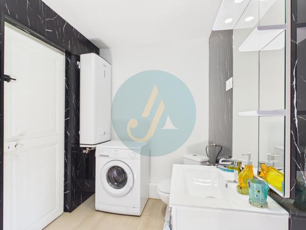 Saint-Benin-d'Azy (58270) Maison en pierre rénovée entièrement, 3 chambres, garage et cave sur jardin clos