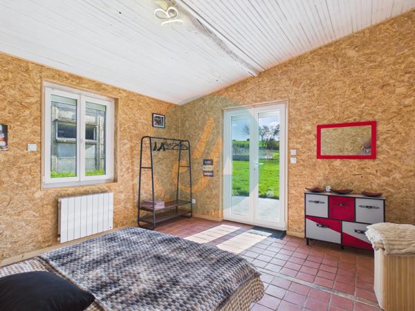 Saint-Benin-d'Azy (58270) Maison en pierre rénovée entièrement, 3 chambres, garage et cave sur jardin clos