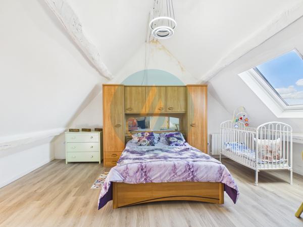 Saint-Benin-d'Azy (58270) Maison en pierre rénovée entièrement, 3 chambres, garage et cave sur jardin clos