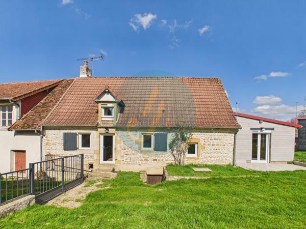 Saint-Benin-d'Azy (58270) Maison en pierre rénovée entièrement, 3 chambres, garage et cave sur jardin clos