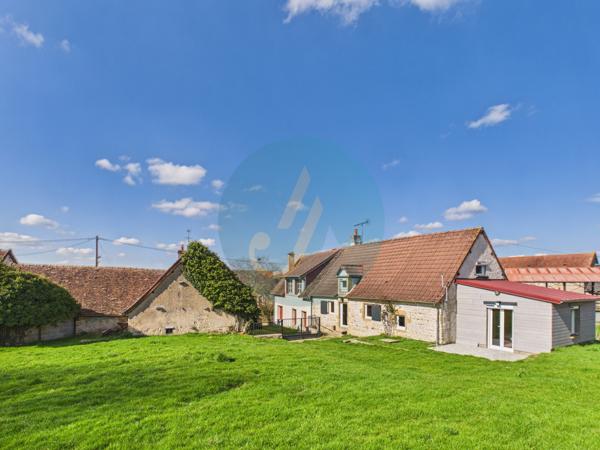 Saint-Benin-d'Azy (58270) Maison en pierre rénovée entièrement, 3 chambres, garage et cave sur jardin clos