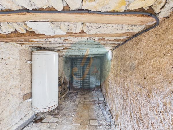 Saint-Benin-d'Azy (58270) Maison en pierre rénovée entièrement, 3 chambres, garage et cave sur jardin clos