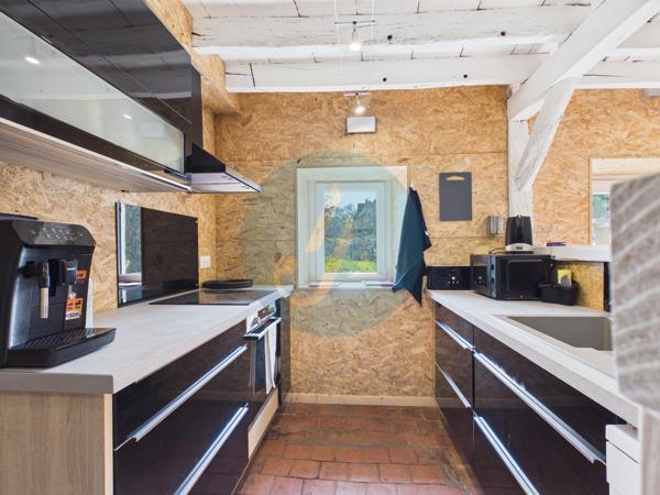 Saint-Benin-d'Azy (58270) Maison en pierre rénovée entièrement, 3 chambres, garage et cave sur jardin clos