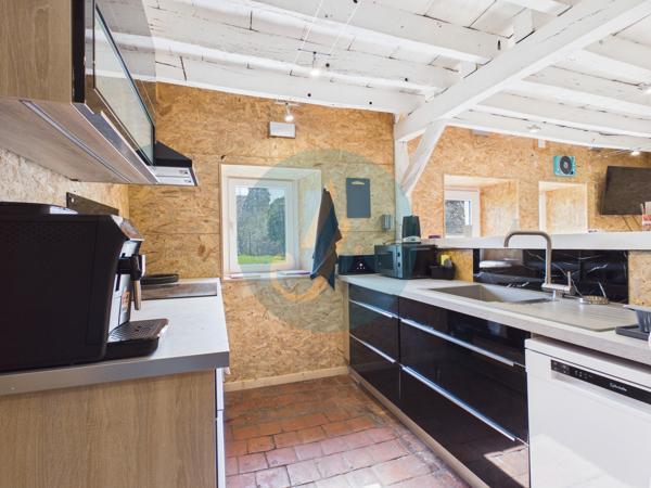 Saint-Benin-d'Azy (58270) Maison en pierre rénovée entièrement, 3 chambres, garage et cave sur jardin clos