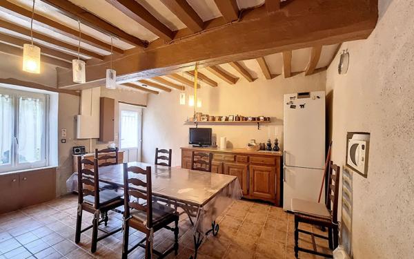 Maison à vendre    3 pièces •  Gémages