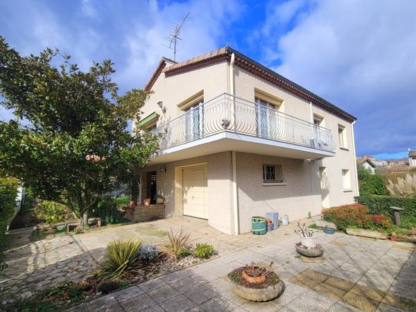 Belle maison familiale de 162 m² avec jardin et beaux volumes 240 000 €