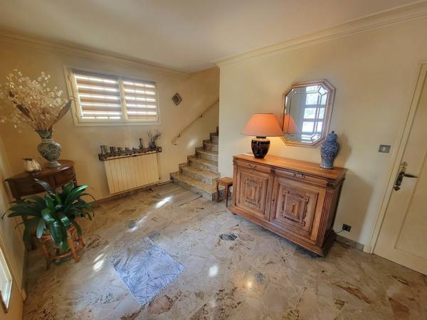 Belle maison familiale de 162 m² avec jardin et beaux volumes 240 000 €