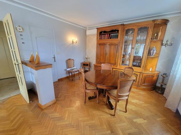 Belle maison familiale de 162 m² avec jardin et beaux volumes 240 000 €