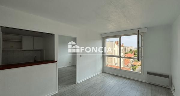 Location Appartement 2 pièces 32.17 m² - Lyon 69008