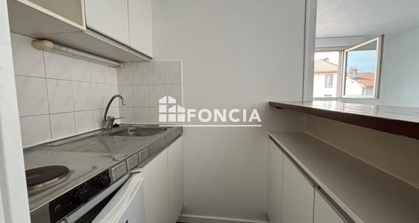 Location Appartement 2 pièces 32.17 m² - Lyon 69008