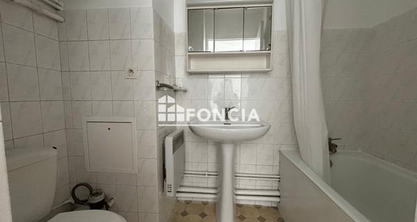 Location Appartement 2 pièces 32.17 m² - Lyon 69008
